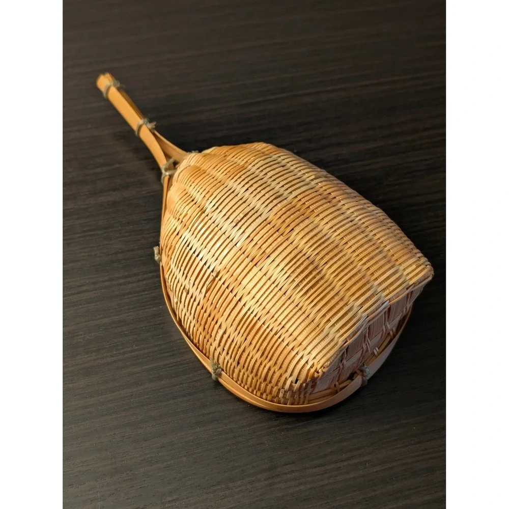 Vintage Hand‎ Woven Bamboo Scoop Basket Teardrop Shape Natural Wood Decor